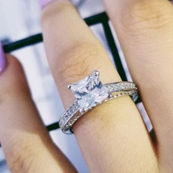 PRINCESS CUT 2CT 925 STERLING SILVER DIAMOND RING, CUTE RING, SHINY RING. - Picture 3 of 5